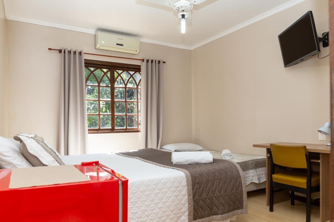 Pousada Casa Da Pedra Blumenau Esterno foto