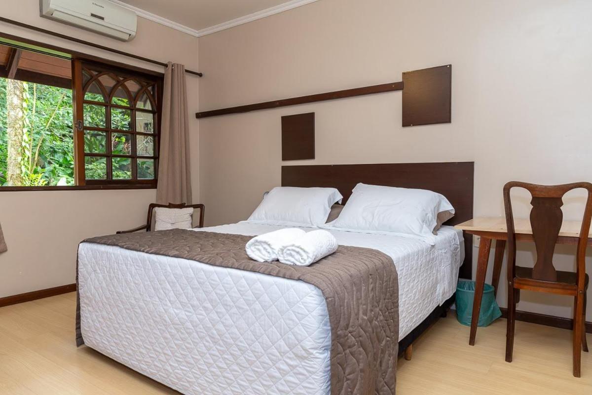 Pousada Casa Da Pedra Blumenau Esterno foto